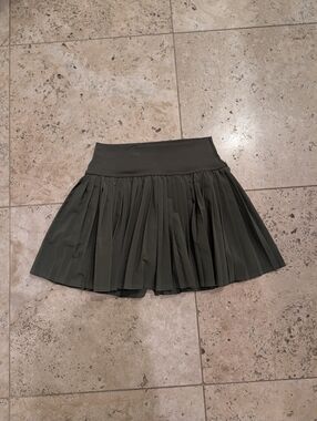 OFFLINE By Aerie Tennis Golf Skirt XS Olive Green